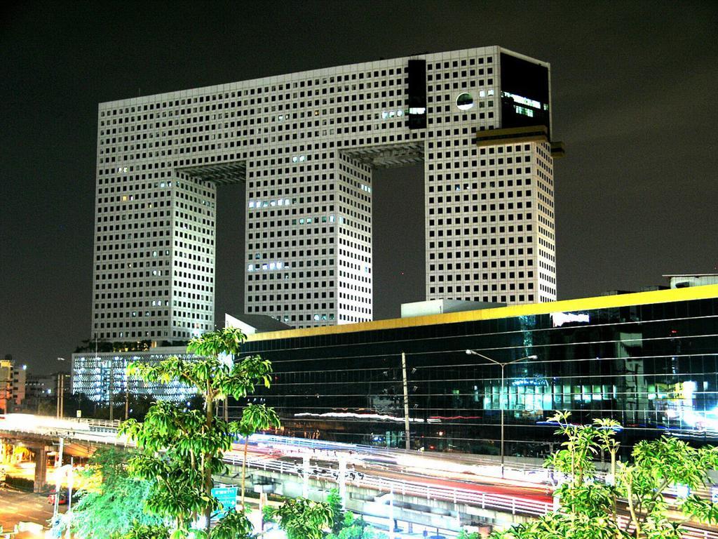 Iyarin @ Tuk Chang Hotel Bangkok Zewnętrze zdjęcie